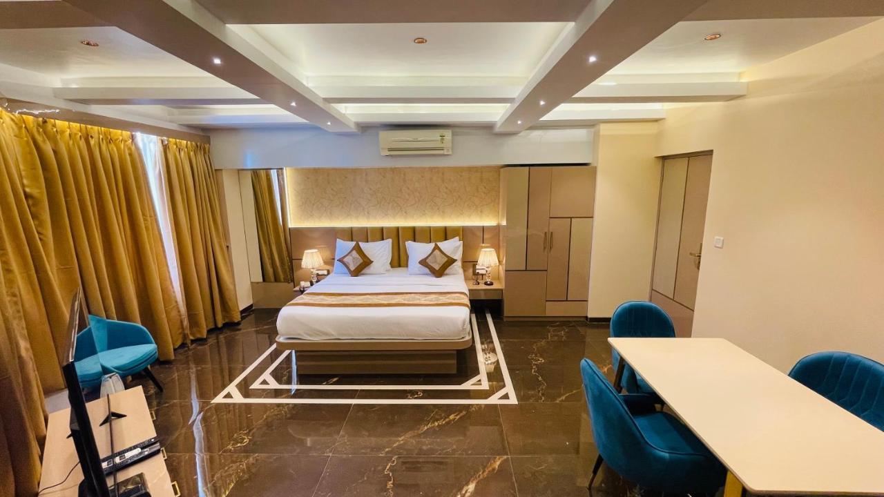 Home2 Renaissance Club Bombay Eksteriør billede